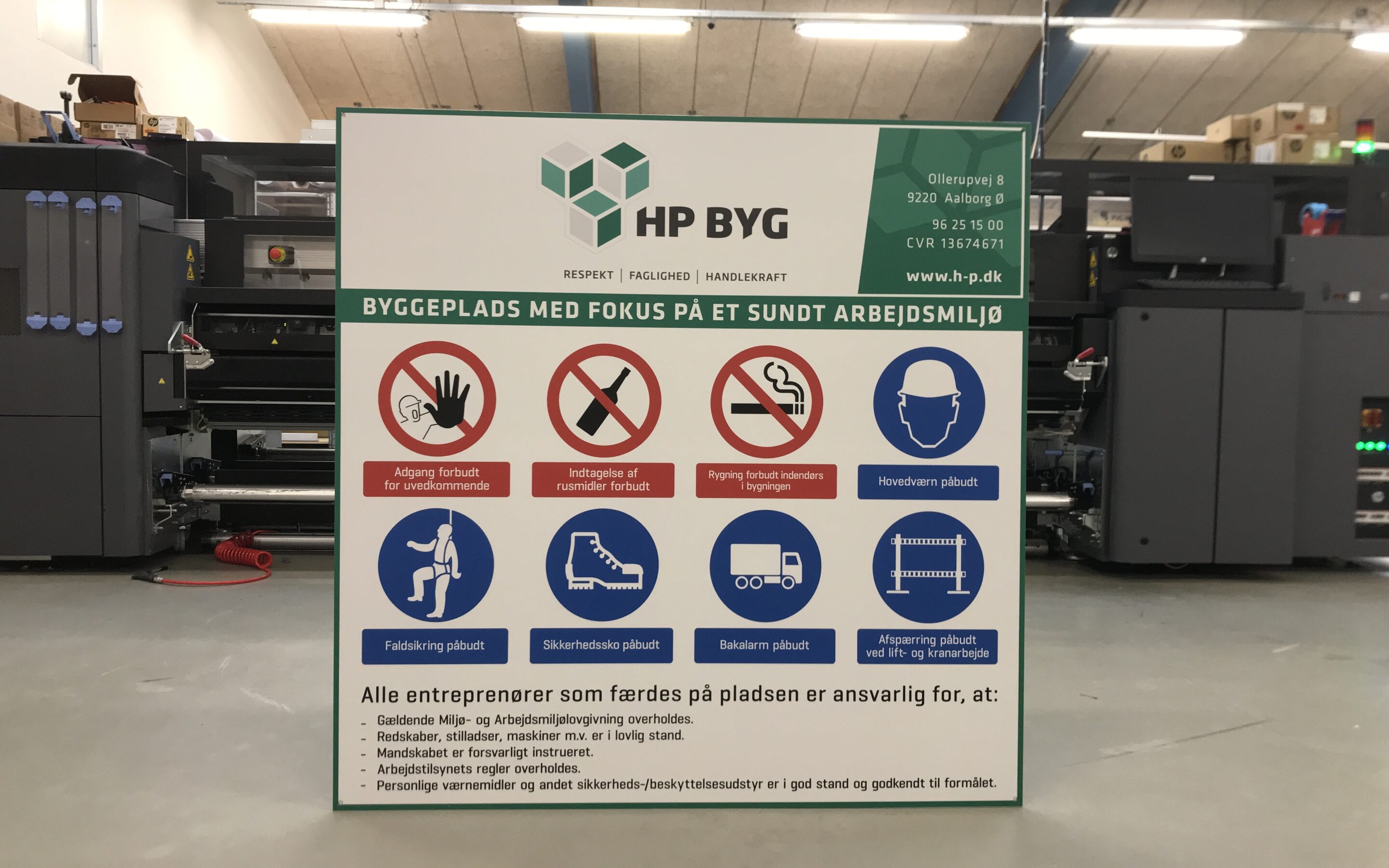 Påbudsskilt til byggeplads